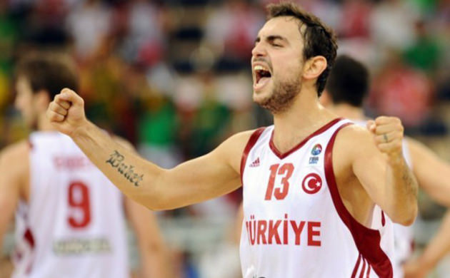 Ender Arslan imzayı attı