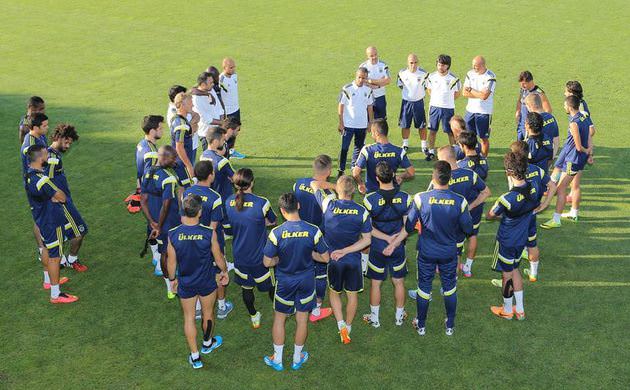 Fenerbahçe'de sert idman!
