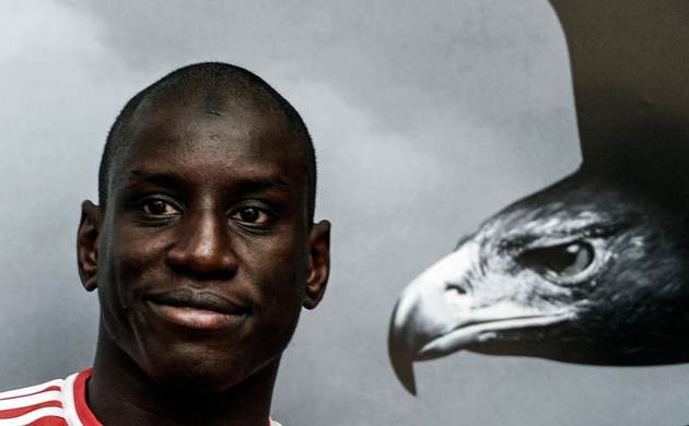 Demba Ba'dan taraftara çağrı