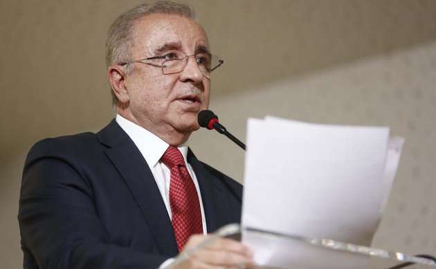 Aysal'dan seçim kararı!