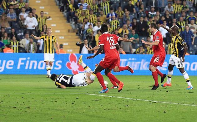 F.Bahçeliler 'penaltı değil' dedi
