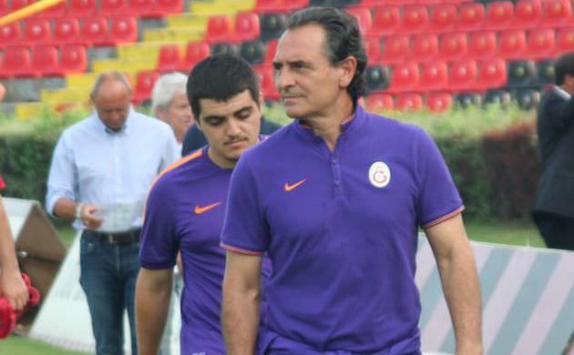 Prandelli mankenlik yaptı