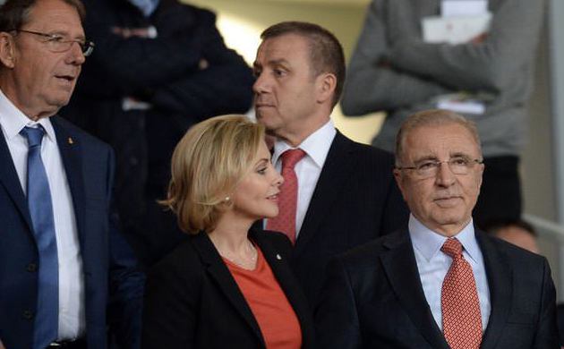 Ünal Aysal kimi destekleyecek?