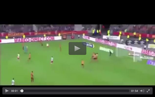 Gol sevinci yaşarken oyundan atıldı
