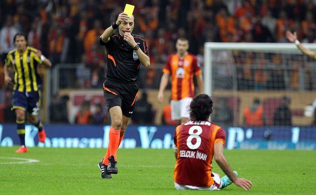 'Top 1 metre dışarıya çıktı'