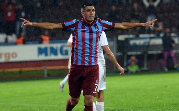 Üç yan top, üç kafa ve üç gol...