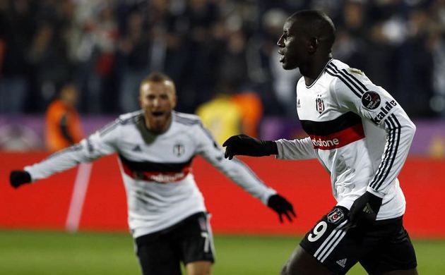 Demba Ba'dan örnek davranış