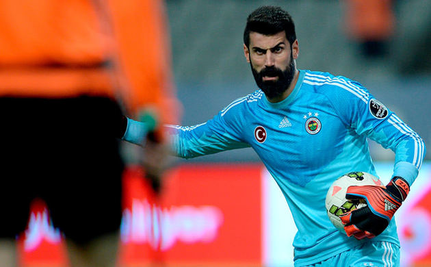 Bir küfür de Volkan'dan!