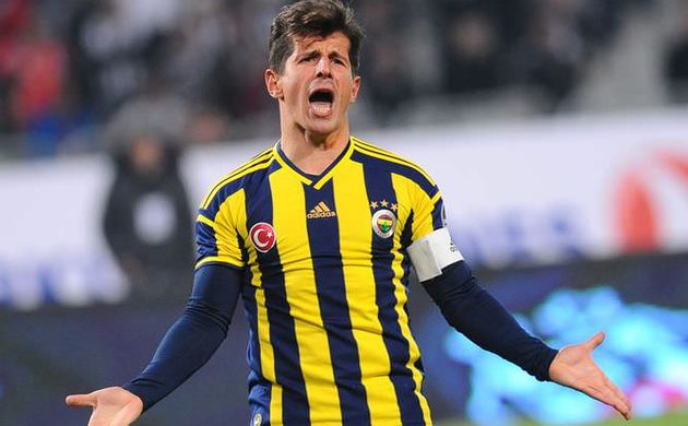 Emre patladı: Sen kimsin...