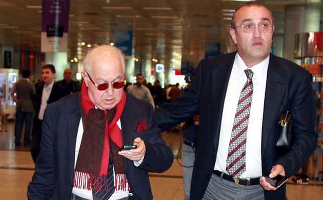 Albayrak neşteri vuruyor