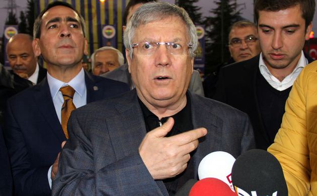 Basket maçında olay pankart