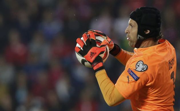 "Cech, oynayabileceği bir kulübe gitmeli"
