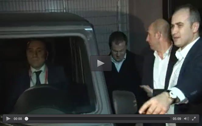 F.Bahçeli korumalar gazetecilere saldırdı!