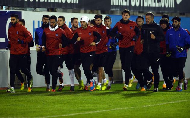 Trabzonspor derbi için İstanbul'a gitti