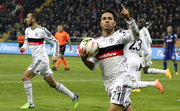 İskoçlar Kerim'e kanca attı