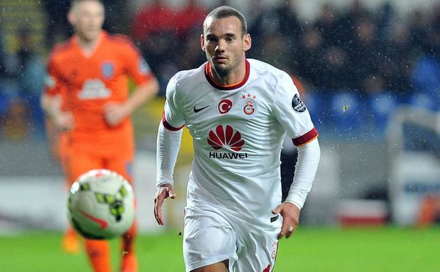 İtalyanlar, Sneijder için savaşıyor