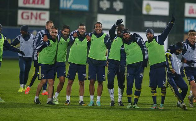 Fener, Es-Es'e moralli gidiyor