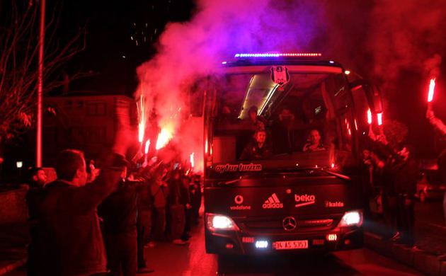 Beşiktaş şampiyon gibi karşılandı