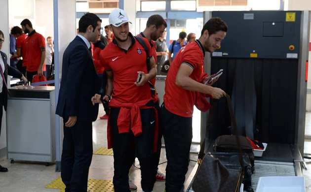 Trabzonspor kafilesi Ankara'ya gitti