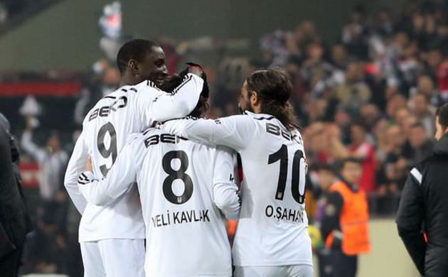 Demba Ba'ya nazar değdi