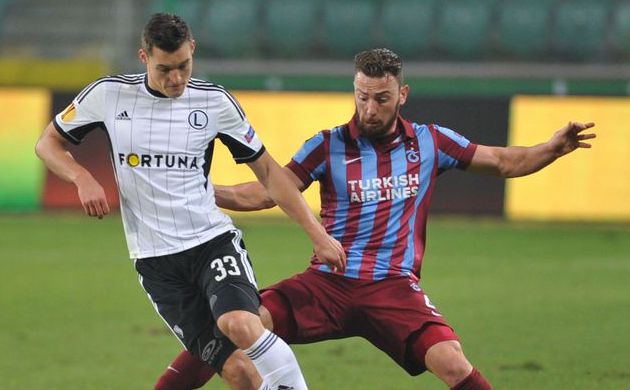 Fırtına Varşova'da dondu