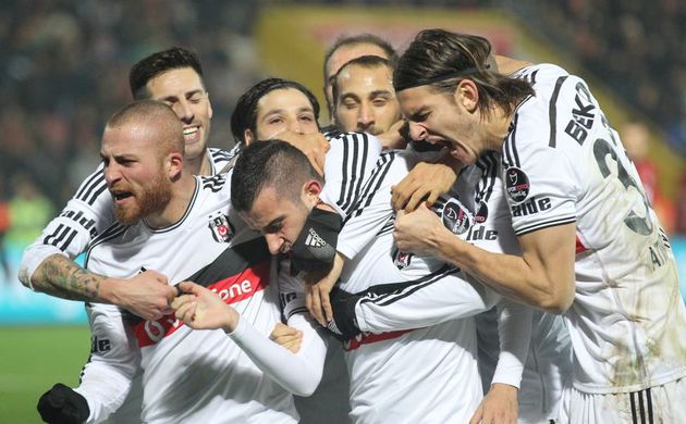 Kartal zirveye sevdalı