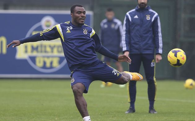 İngilizler Emenike'nin peşinde