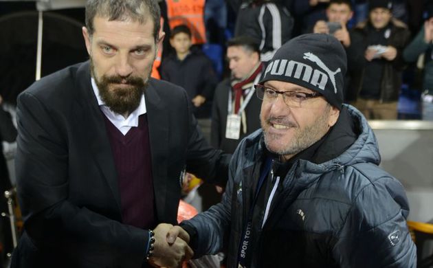 Mustafa Akçay'dan ayrılık sinyali