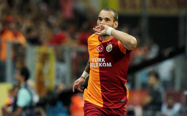 Sneijder ve Chedjou kadroda yok
