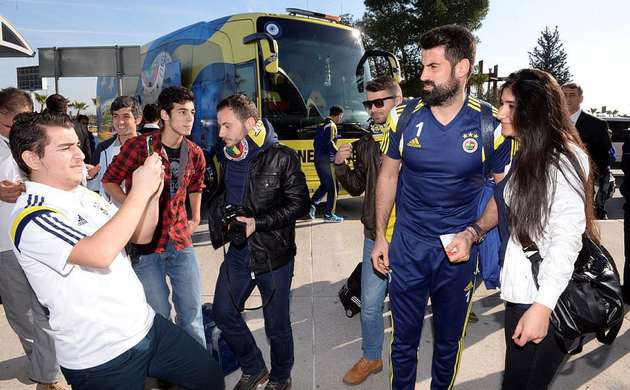 F.Bahçe, İzmir'de