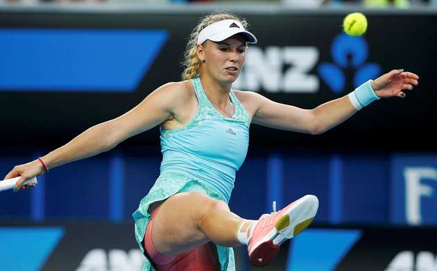 Wozniacki havlu attı