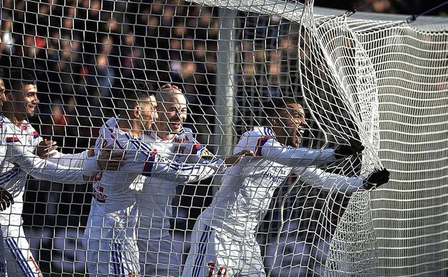 O. Lyon liderliğini korudu