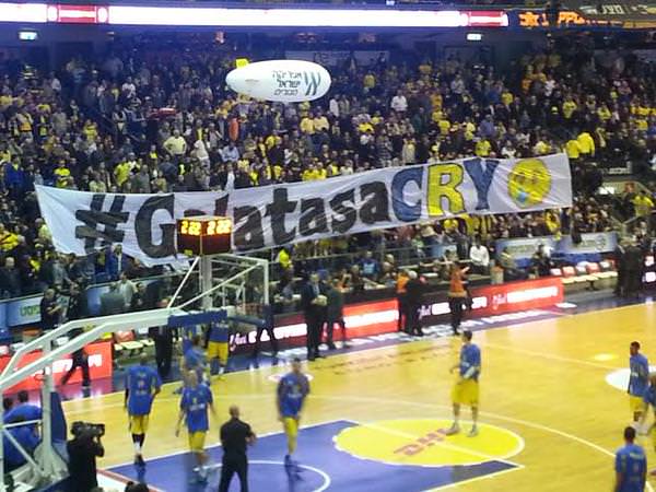 İsrail'de G.Saray'a çirkin pankart