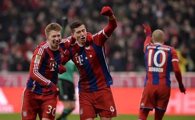 Bayern Münih ezdi geçti