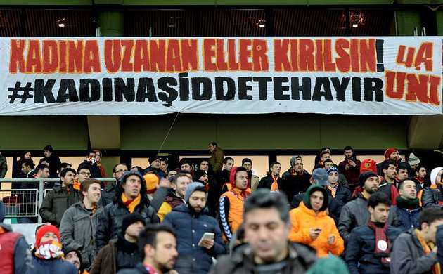 Galatasaray Özgecan'ı unutmadı