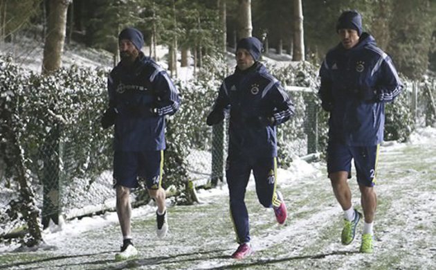 Fenerbahçe, Akhisar hazırlıklarını sürdürdü