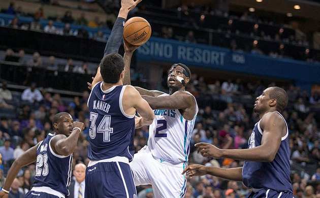 Enes'ten ilk maçta double double