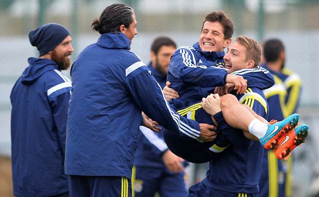 Emre takımla çalıştı