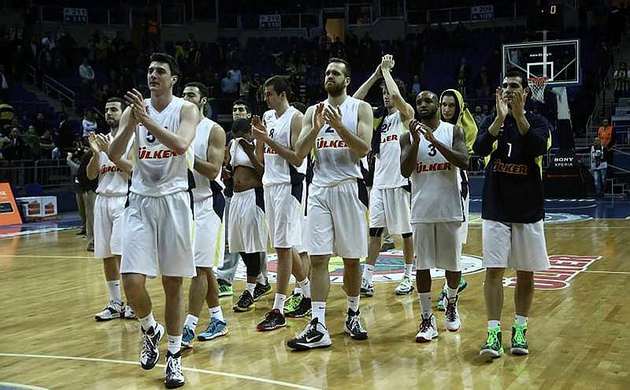 Fenerbahçe Ülker liderliğini sürdürdü
