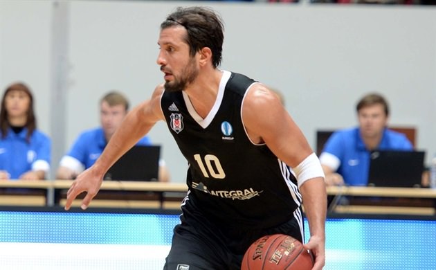 Beşiktaş'ta Kerem Tunçeri sakatlandı