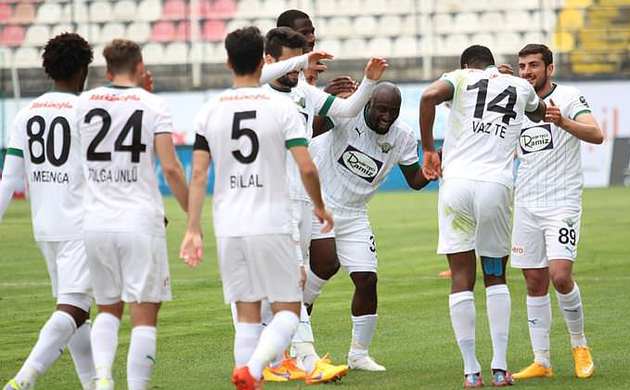 Akhisar sahasında Antep'i üç golle devirdi