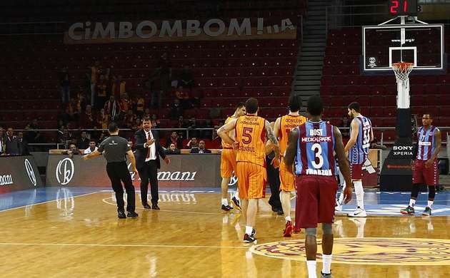 Ergin Ataman sahaya girdi!..
