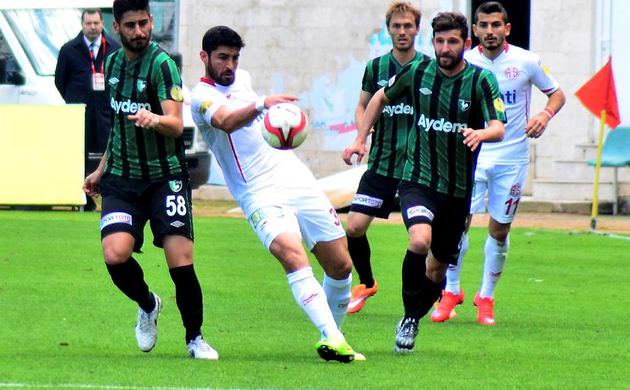 Antalya deplasmanda güldü