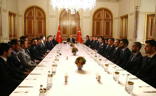 Saray'da zirve sona erdi