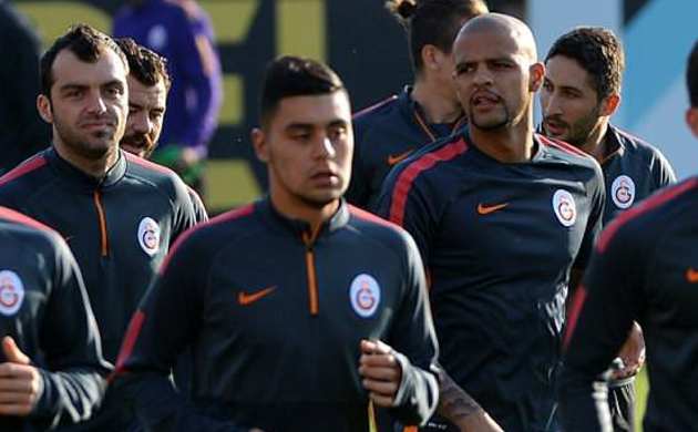 Melo geldi, Sneijder gitti!