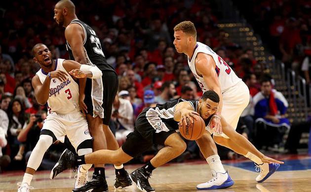 Clippers, şampiyon Spurs karşısında önde