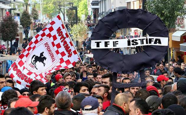 Samsunspor taraftarı ayaklandı