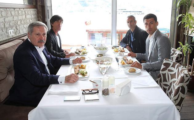 'Alabiliyorsanız Khedira'yı kaçırmayın'