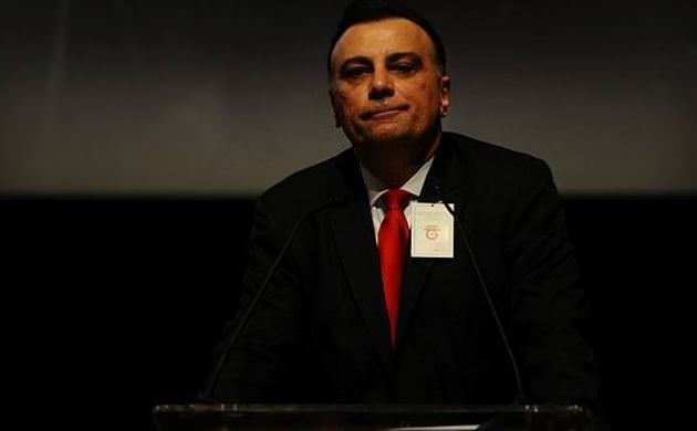 "Görevim Obama ve Putin'e Galatasaray forması giydirmek"