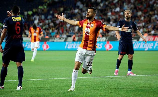 Yasin Öztekin'in yıldızı parlıyor